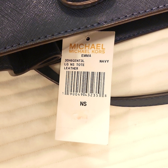 Micheal Kors Navy Tote Bag - Picture 4 of 7